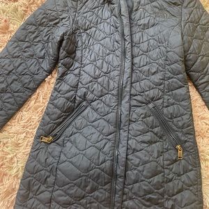 🛑SOLD🛑 Girls 10/12 north face coat w/ hood
